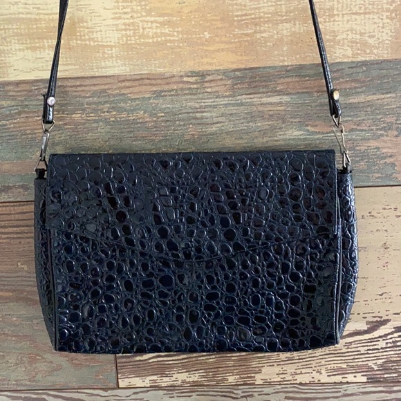 VINTAGE | latinas Montreal - Picture 2 of 5